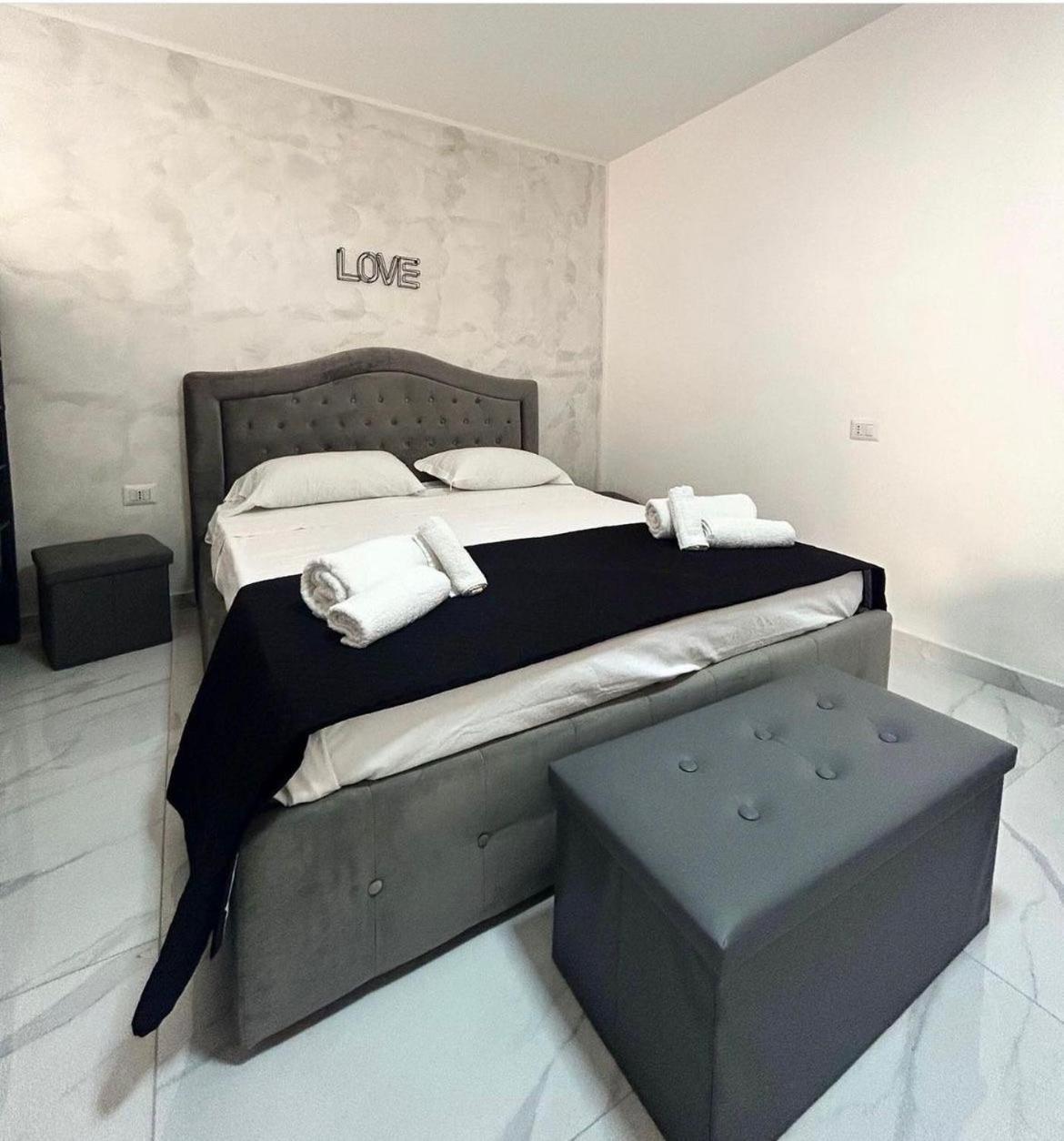 Terrazza Luxury Valentino Apartment Napoli Exterior foto