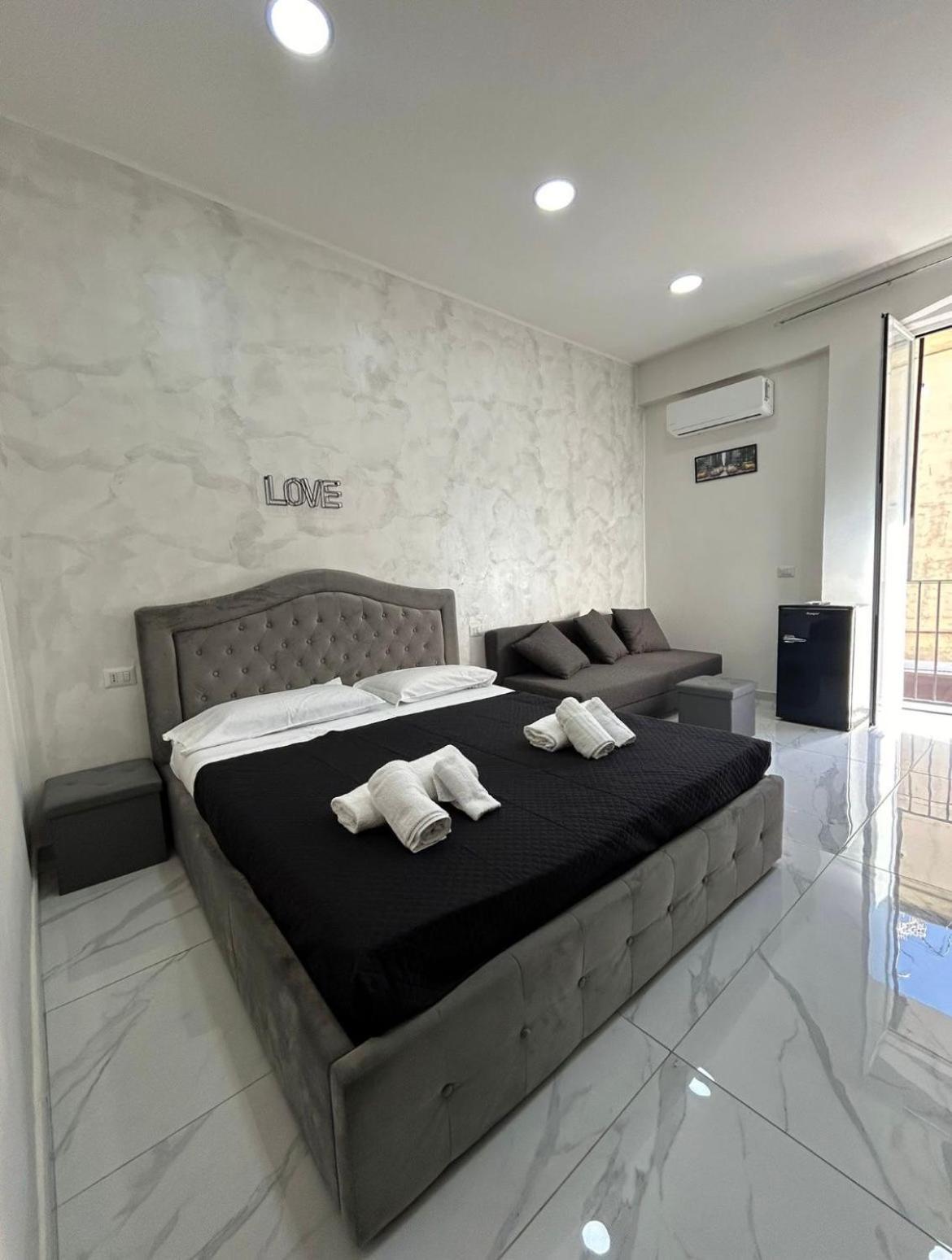 Terrazza Luxury Valentino Apartment Napoli Exterior foto